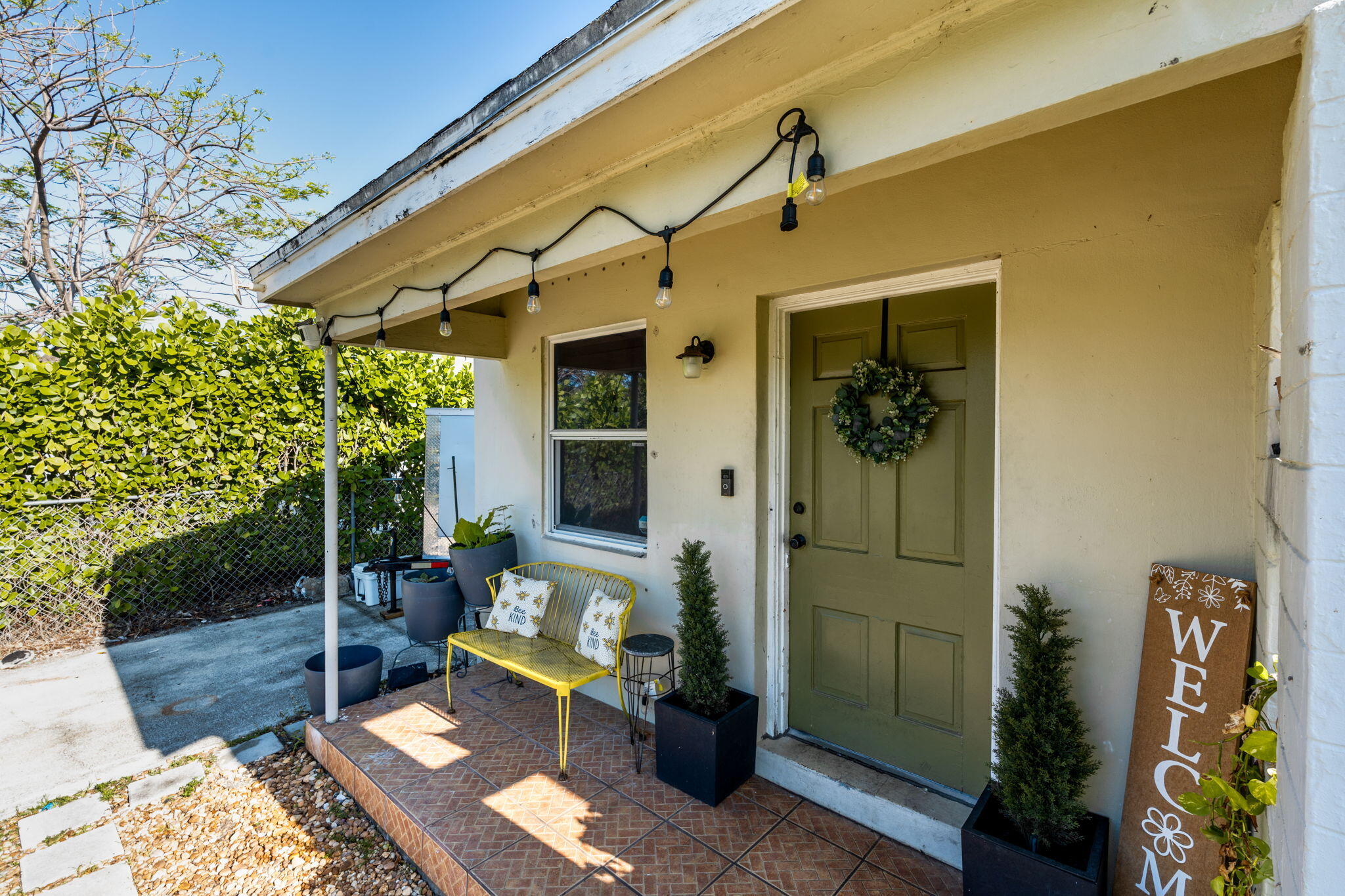 WHISPERING PALMS 5 - Residential