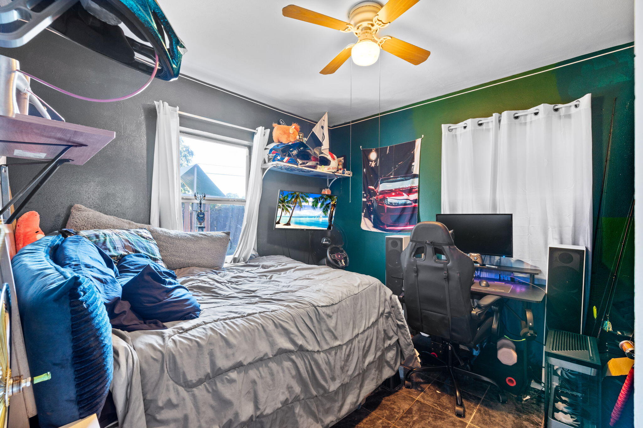 WHISPERING PALMS 5 - Residential