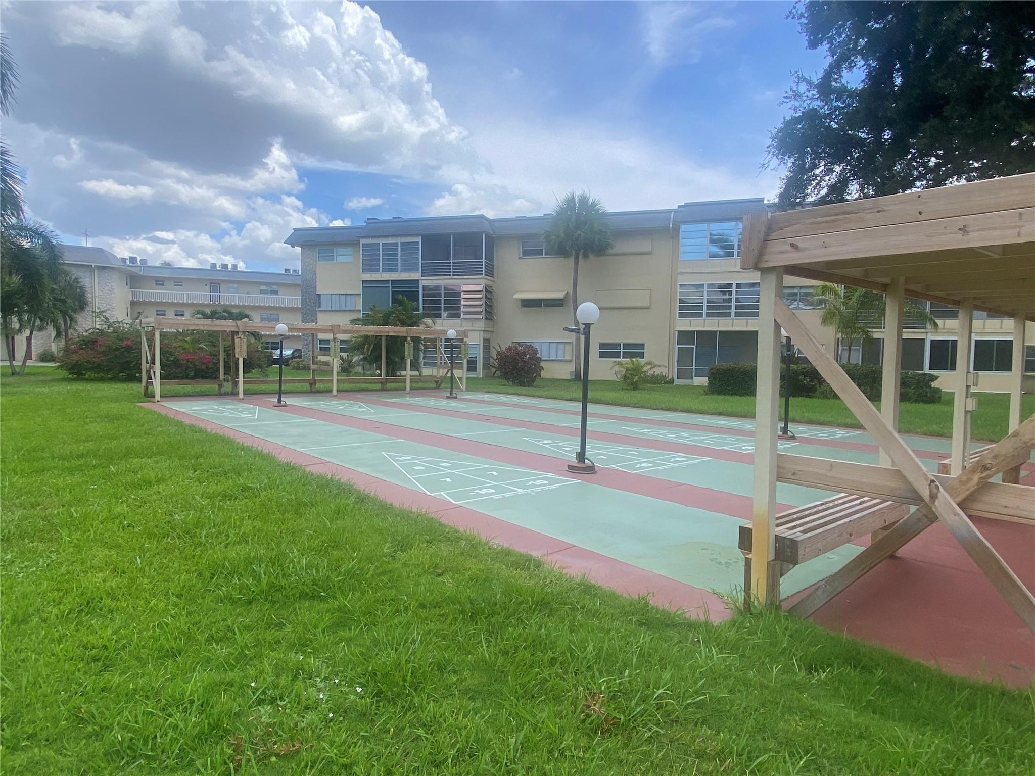 4441 NW 16th St J311