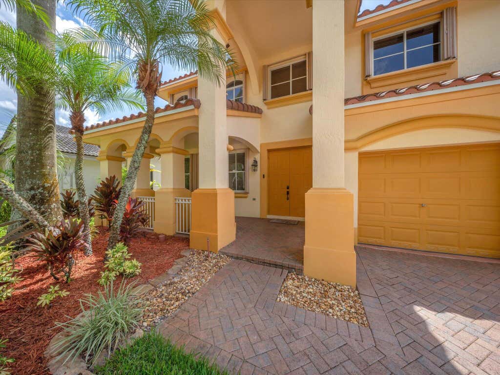 Photo of 1383 Crossbill Court, Weston, FL 33327 (MLS # B26043850)