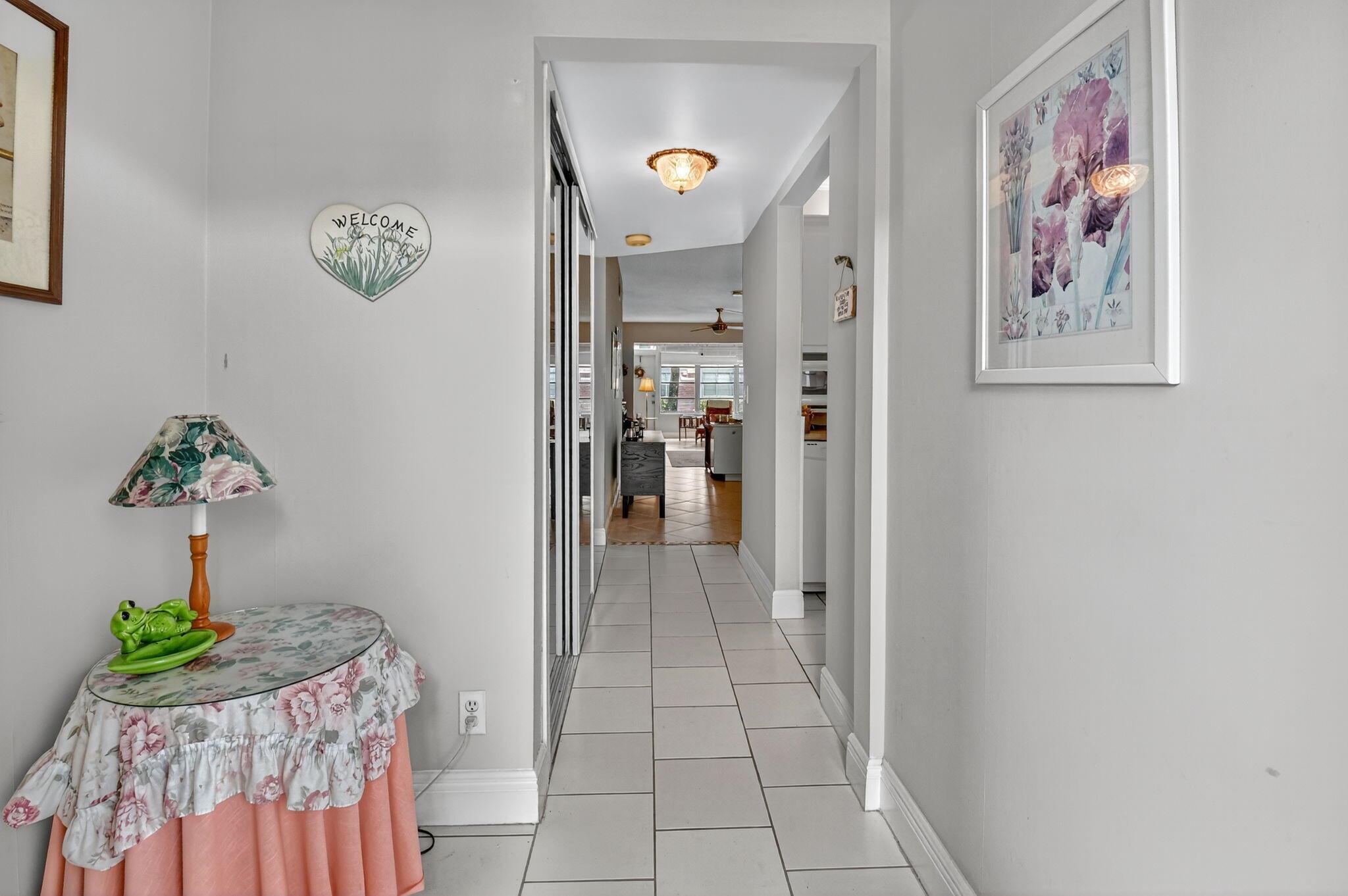 2860 SW 22nd Avenue 4030, Delray Beach, FL, 33445/$265,000 3 2860 SW 22nd Avenue 4030