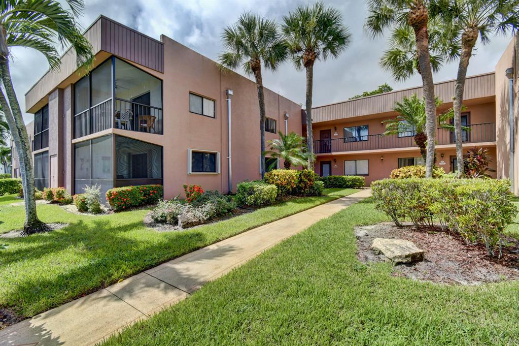 Photo of 15054 Ashland Way #98, Delray Beach, FL 33484 (MLS # R10661208)