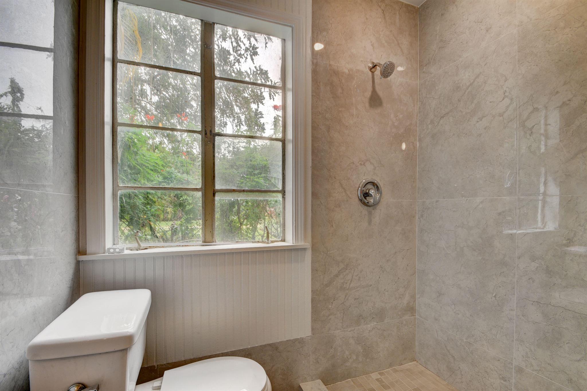 CENTRAL PARK 1 TH PT OF LT 27 LYG W OF W R/W LI OF - Residential Income