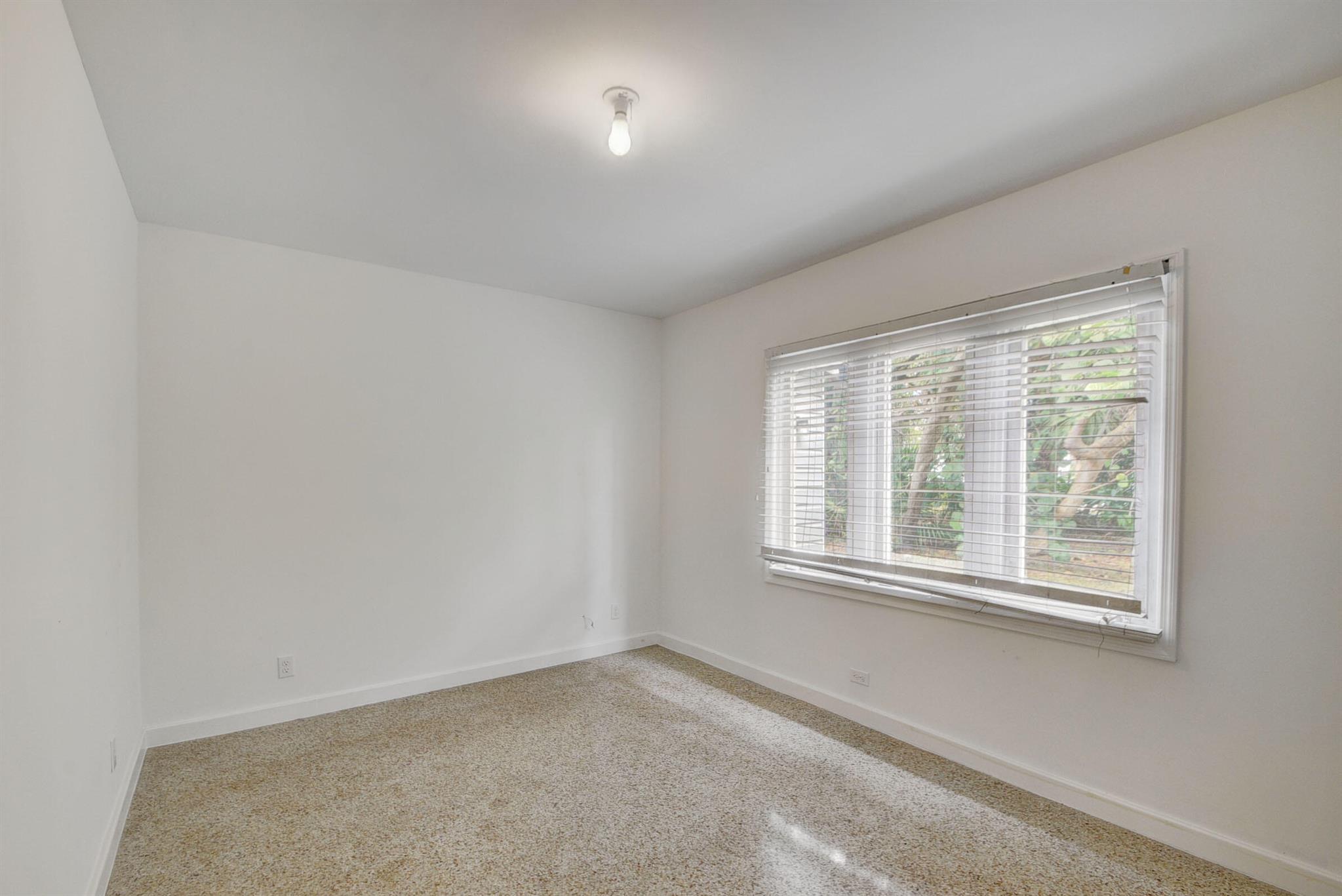 CENTRAL PARK 1 TH PT OF LT 27 LYG W OF W R/W LI OF - Residential Income