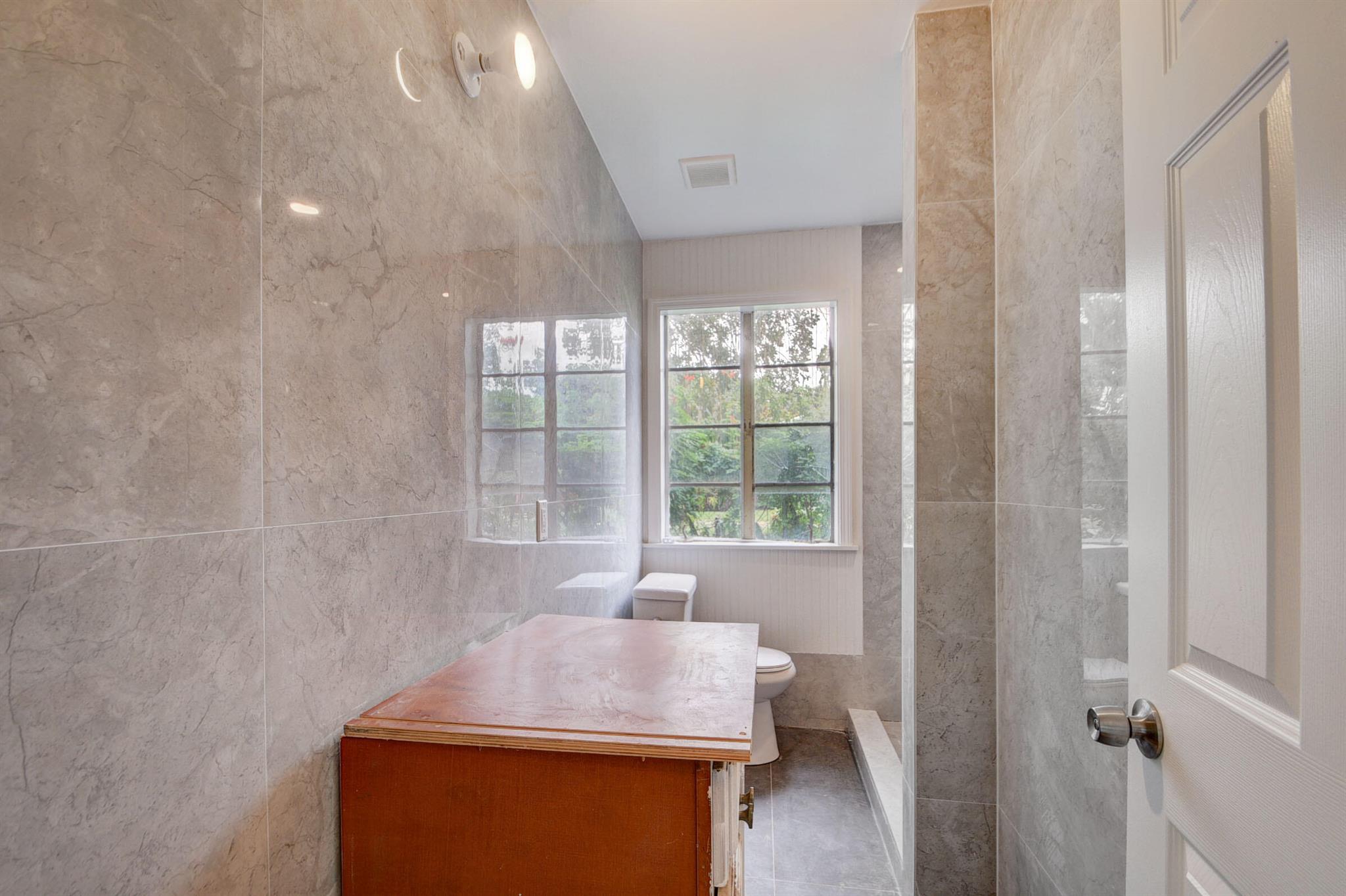 CENTRAL PARK 1 TH PT OF LT 27 LYG W OF W R/W LI OF - Residential Income