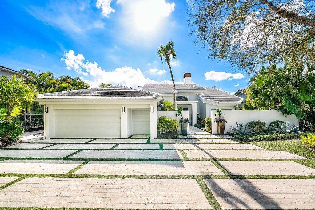 Photo of 215 Island Drive, Jupiter, FL 33477 (MLS # R11148422)