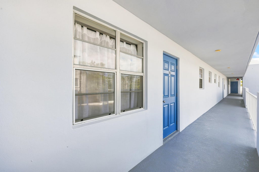 Photo of 1810 NEW PALM Way #316, Boynton Beach, FL 33435 (MLS # B26092455)