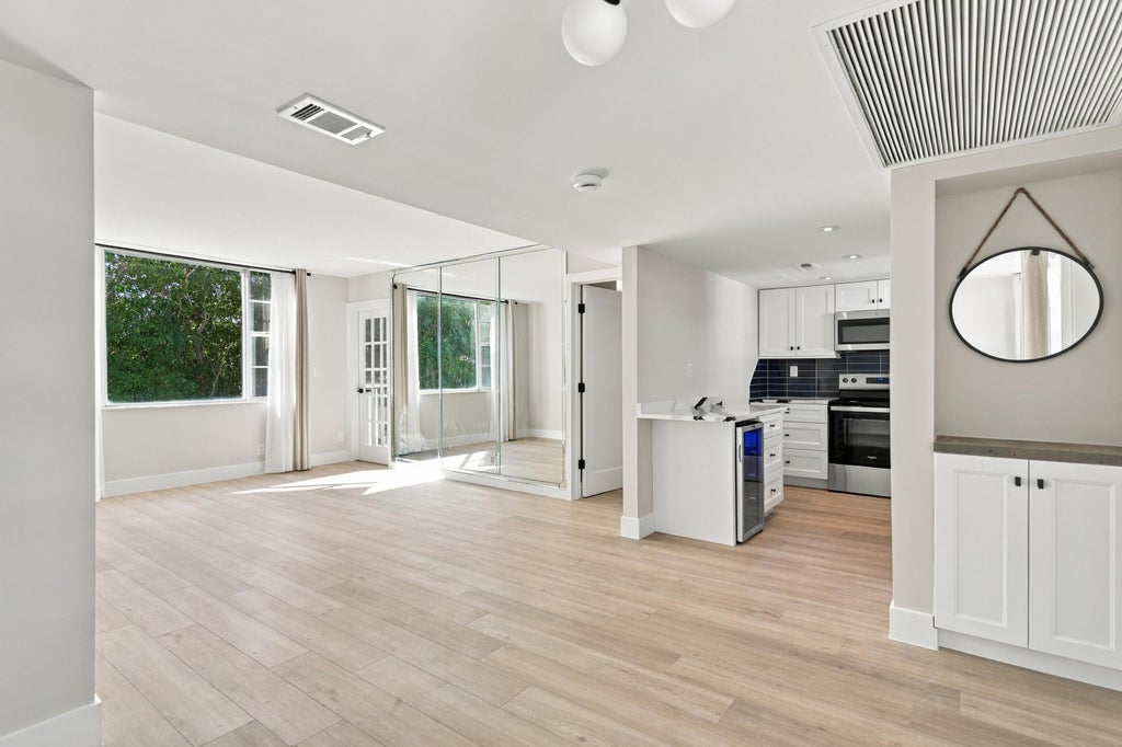 Photo of 1810 NEW PALM Way #316, Boynton Beach, FL 33435 (MLS # B26092455)
