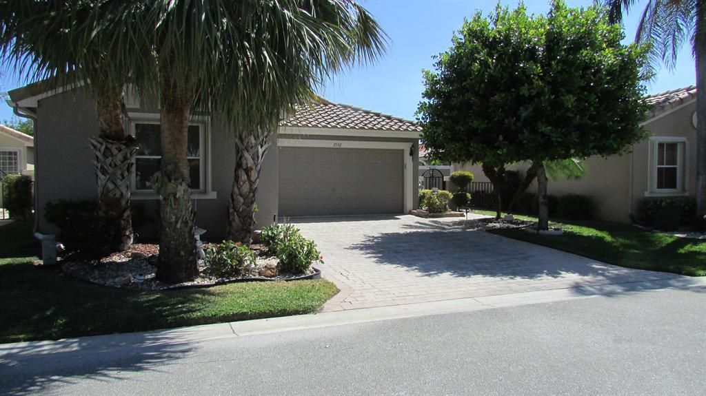 Photo of 11592 Augustus Drive, Boynton Beach, FL 33437 (MLS # R10770811)