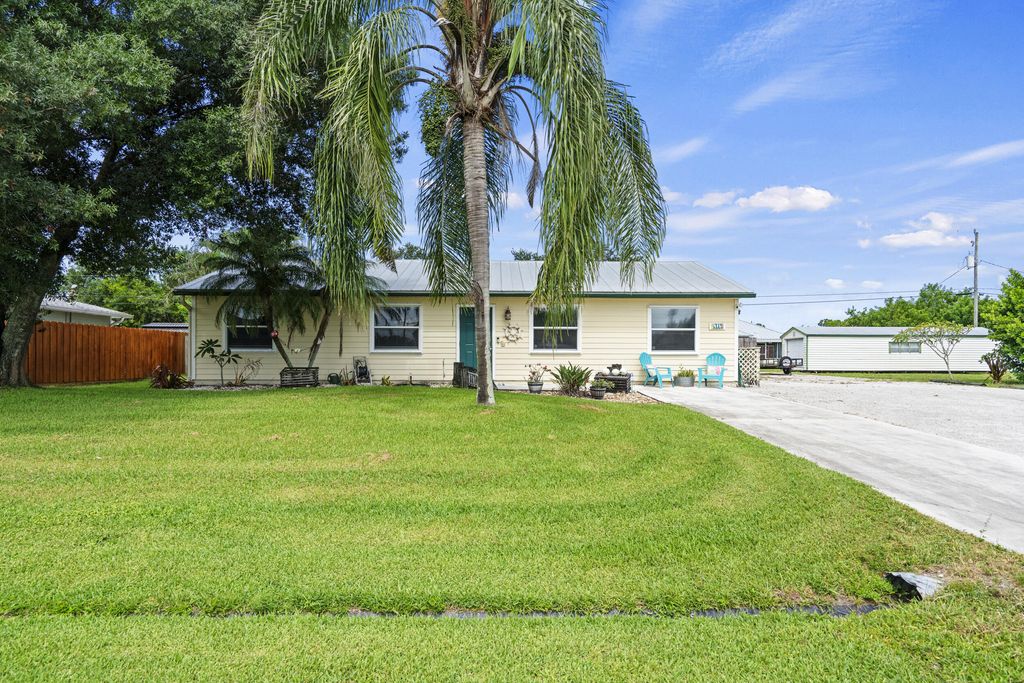 Photo of 416 SW Bradshaw Circle, Port Saint Lucie, FL 34953 (MLS # R11109750)