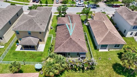 Tiny photo for 742 NW LEONARDO Circle, Port Saint Lucie, FL 34986 (MLS # B26053021)