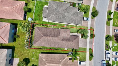 Tiny photo for 742 NW LEONARDO Circle, Port Saint Lucie, FL 34986 (MLS # B26053021)