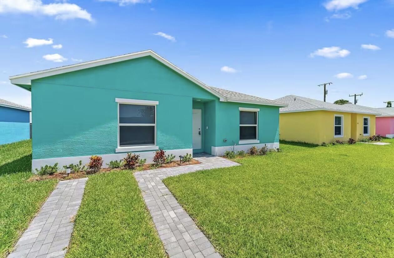 P B NORTH - Residential Lease