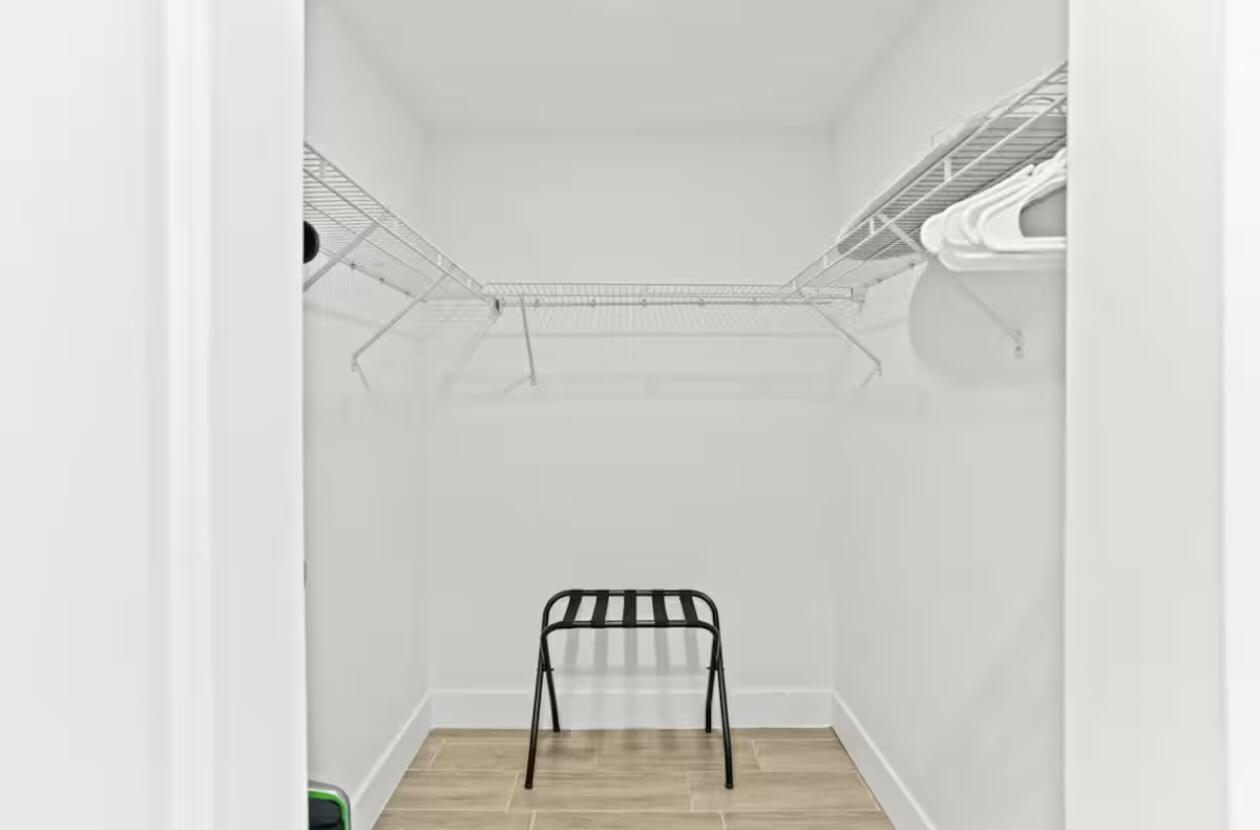 P B NORTH - Residential Lease