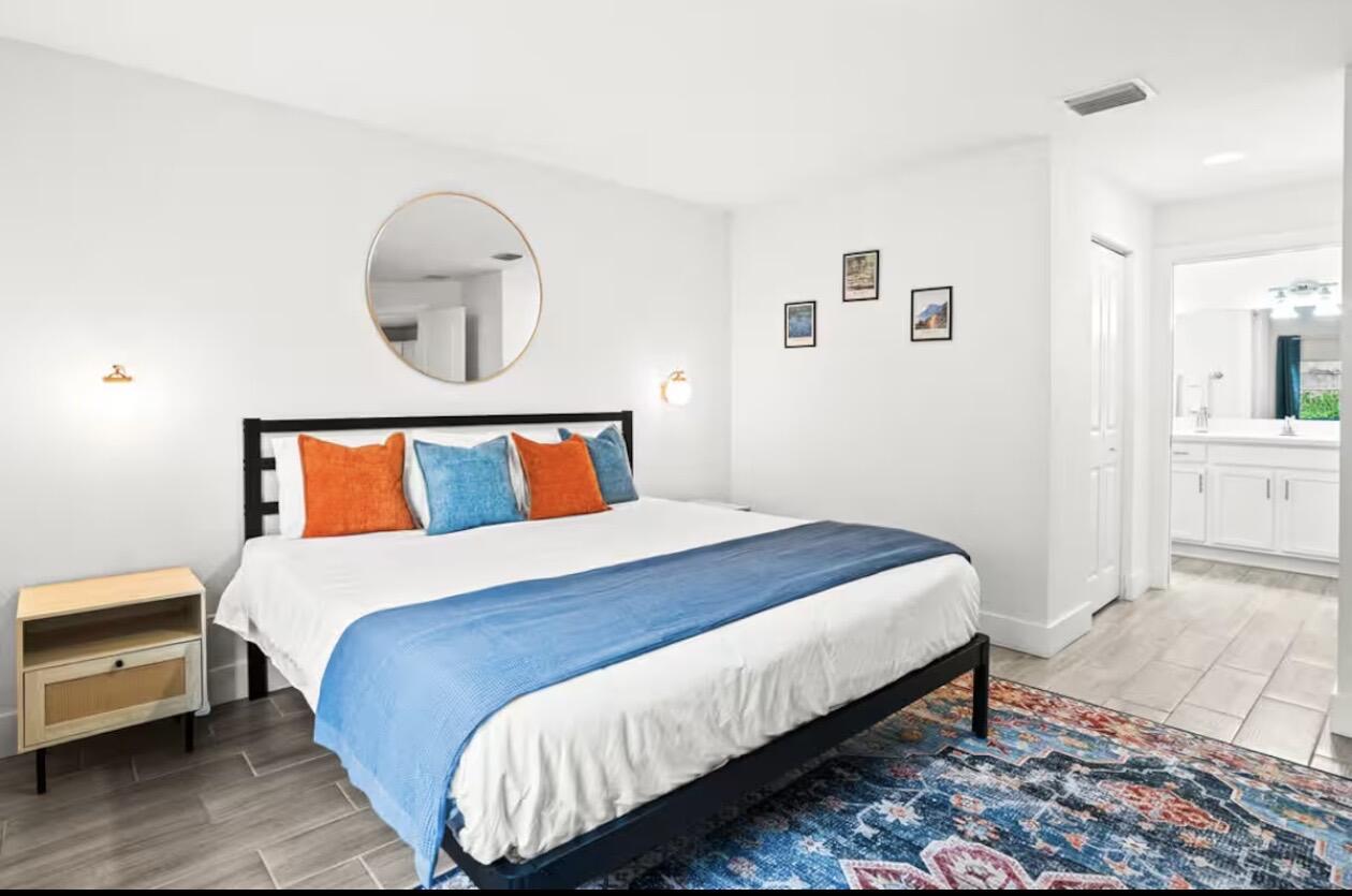 P B NORTH - Residential Lease