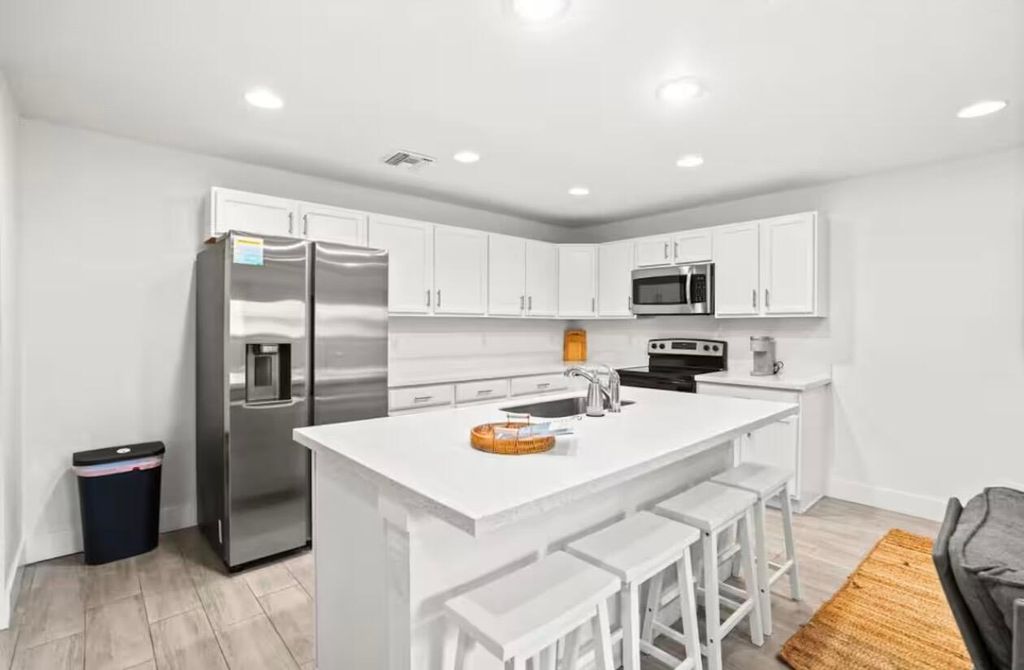 Photo of 565 Lilac Court, West Palm Beach, FL 33407 (MLS # B26005230)