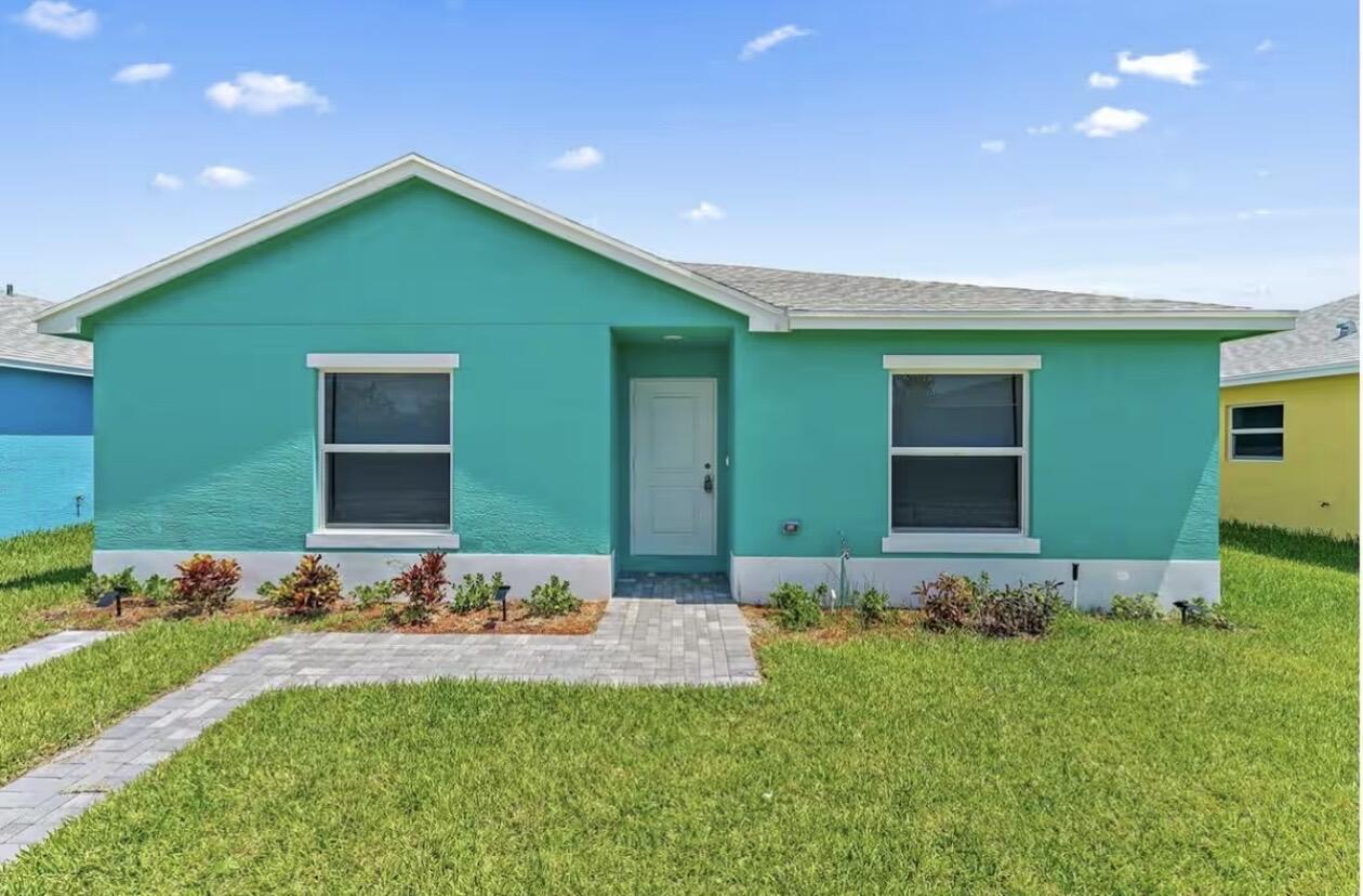 P B NORTH - Residential Lease