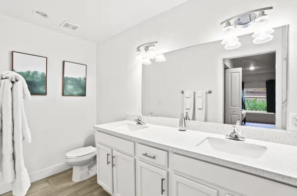 P B NORTH - Residential Lease