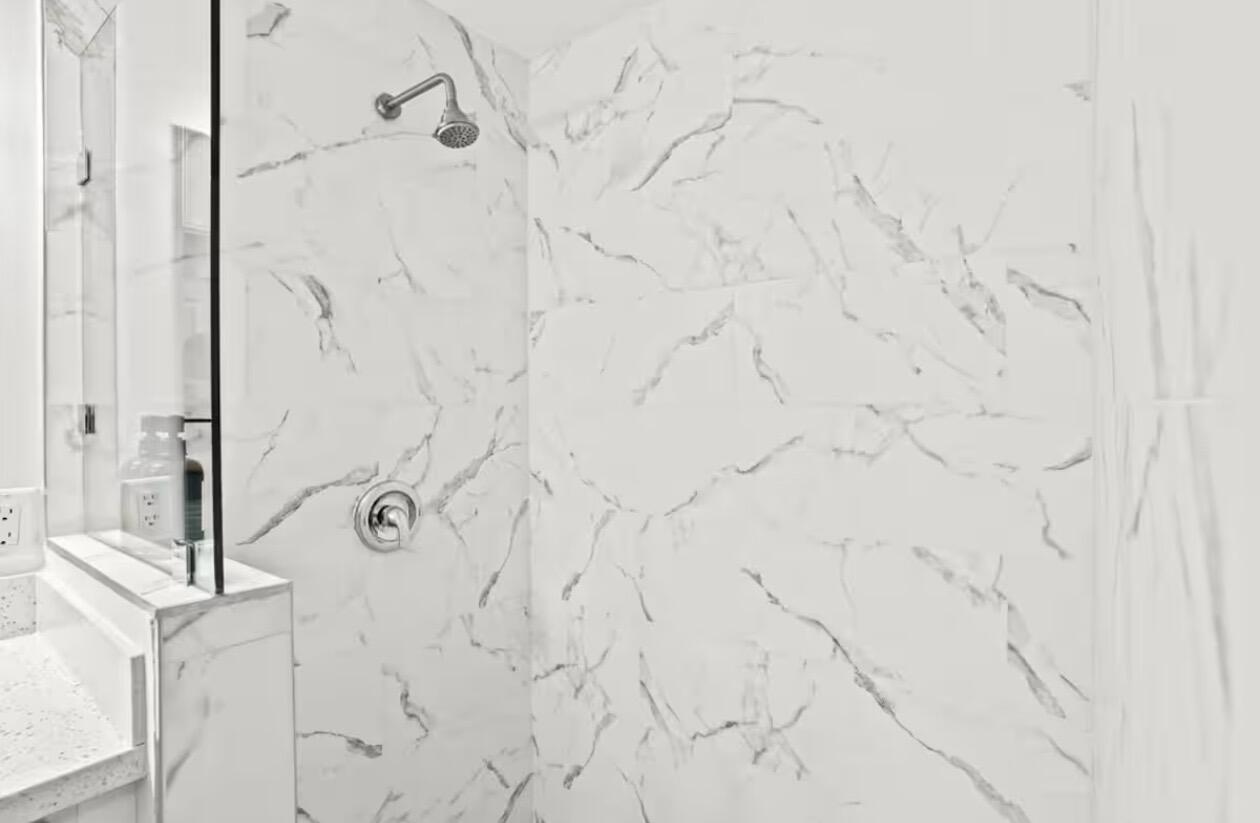 P B NORTH - Residential Lease