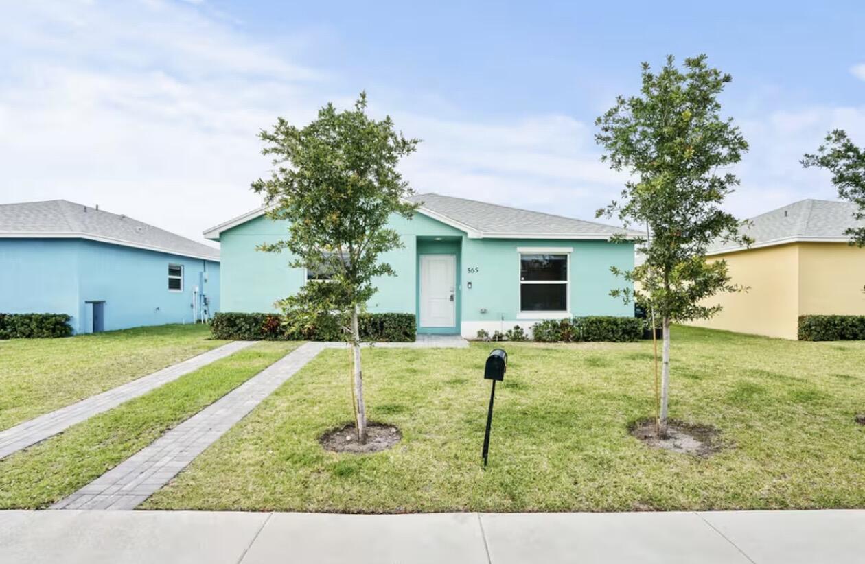 P B NORTH - Residential Lease