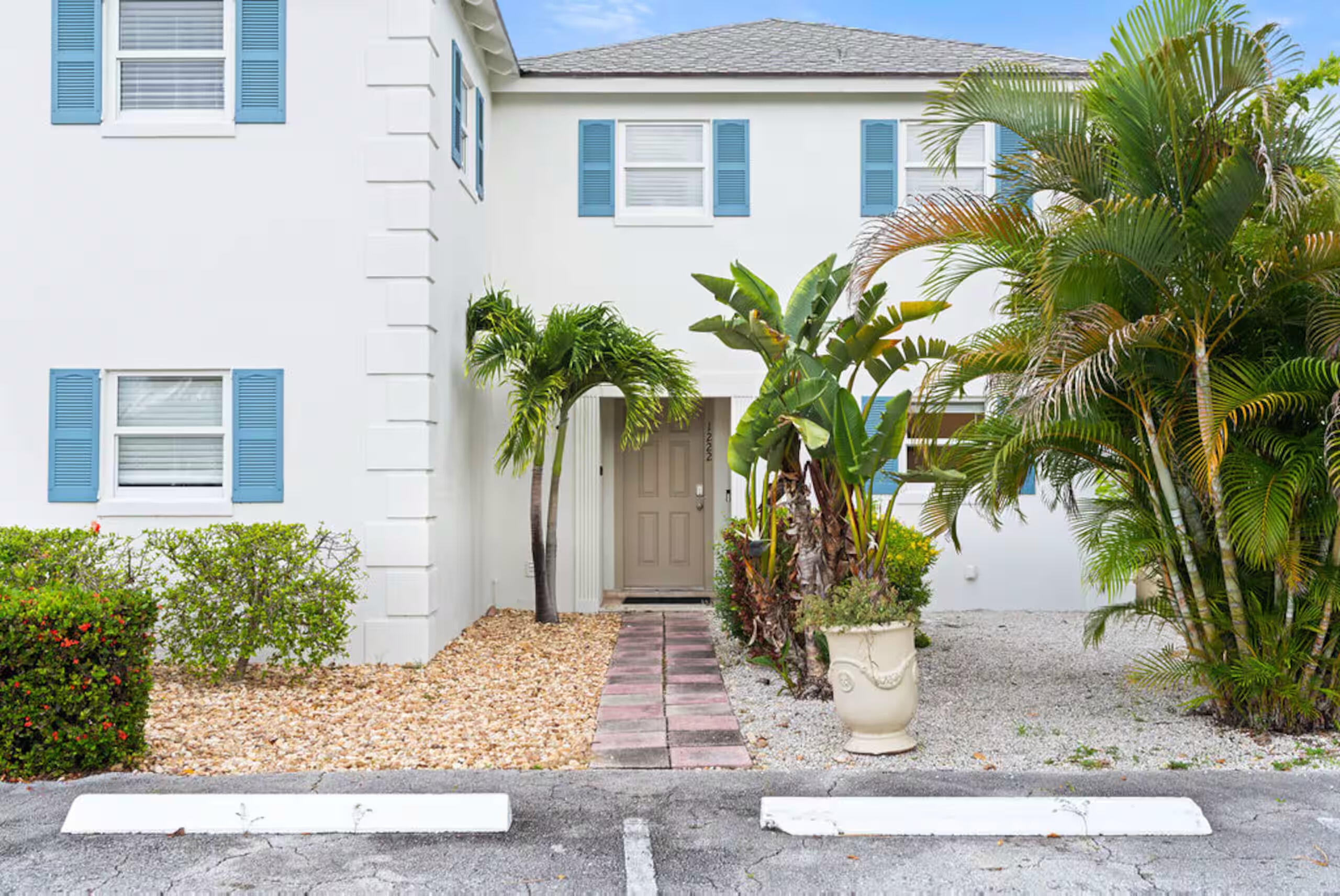 1216 Surf Road