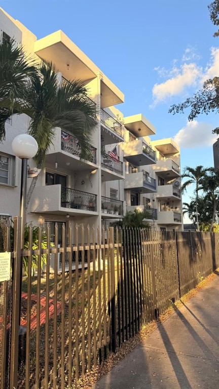 ALCALA PLAZA - Residential