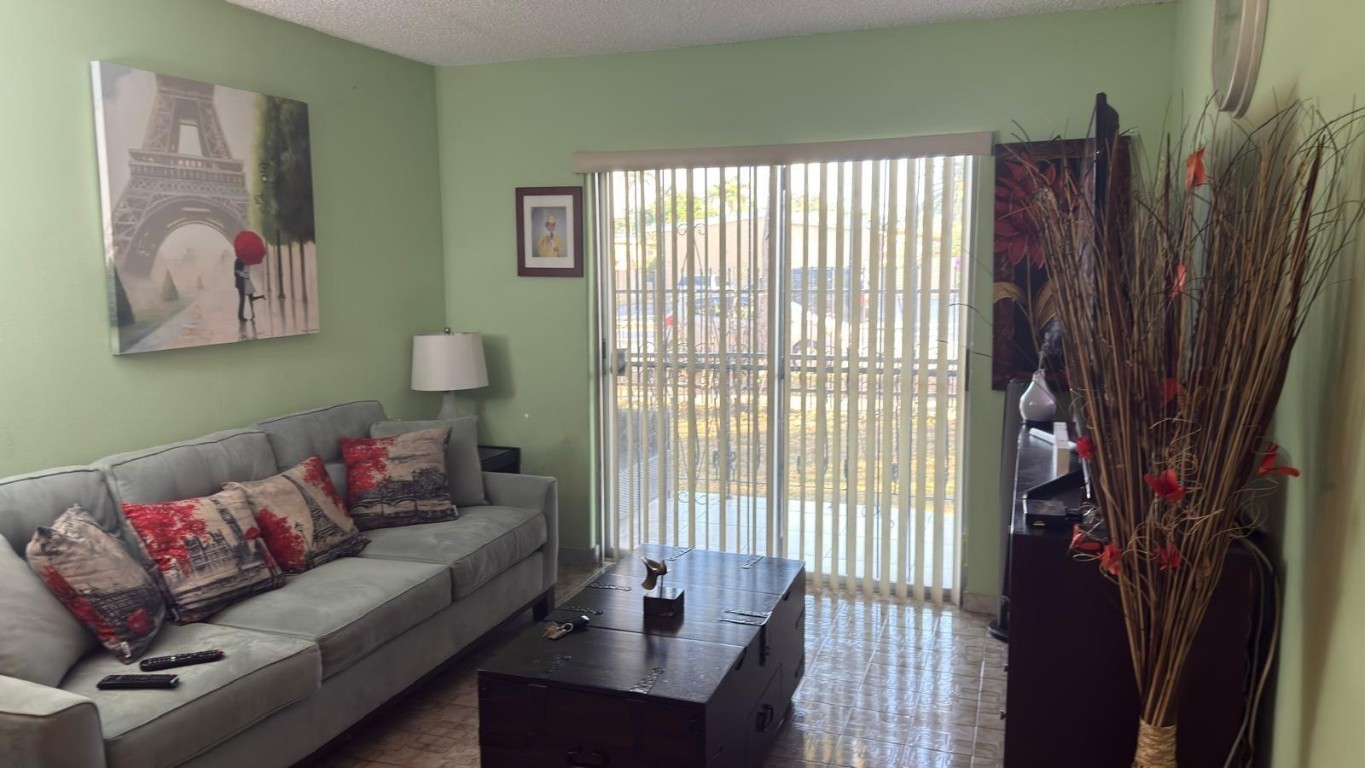 ALCALA PLAZA - Residential