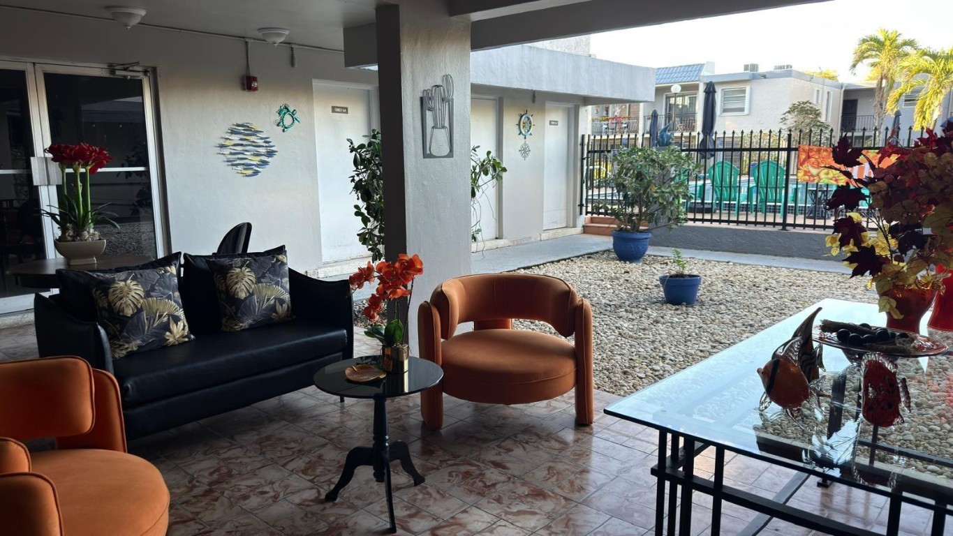 ALCALA PLAZA - Residential