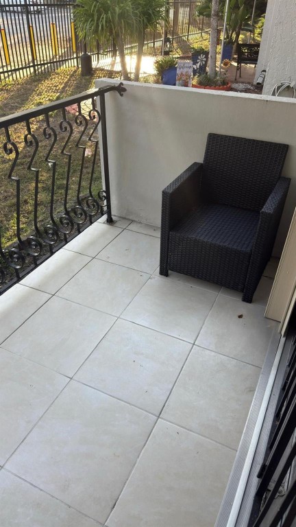 ALCALA PLAZA - Residential