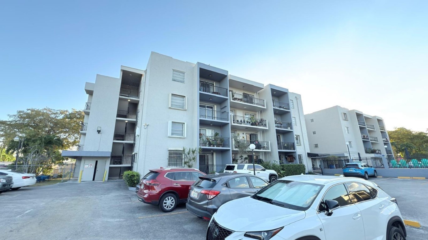 ALCALA PLAZA - Residential