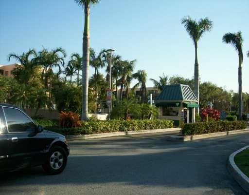 HORIZONS WEST CONDO - Residential