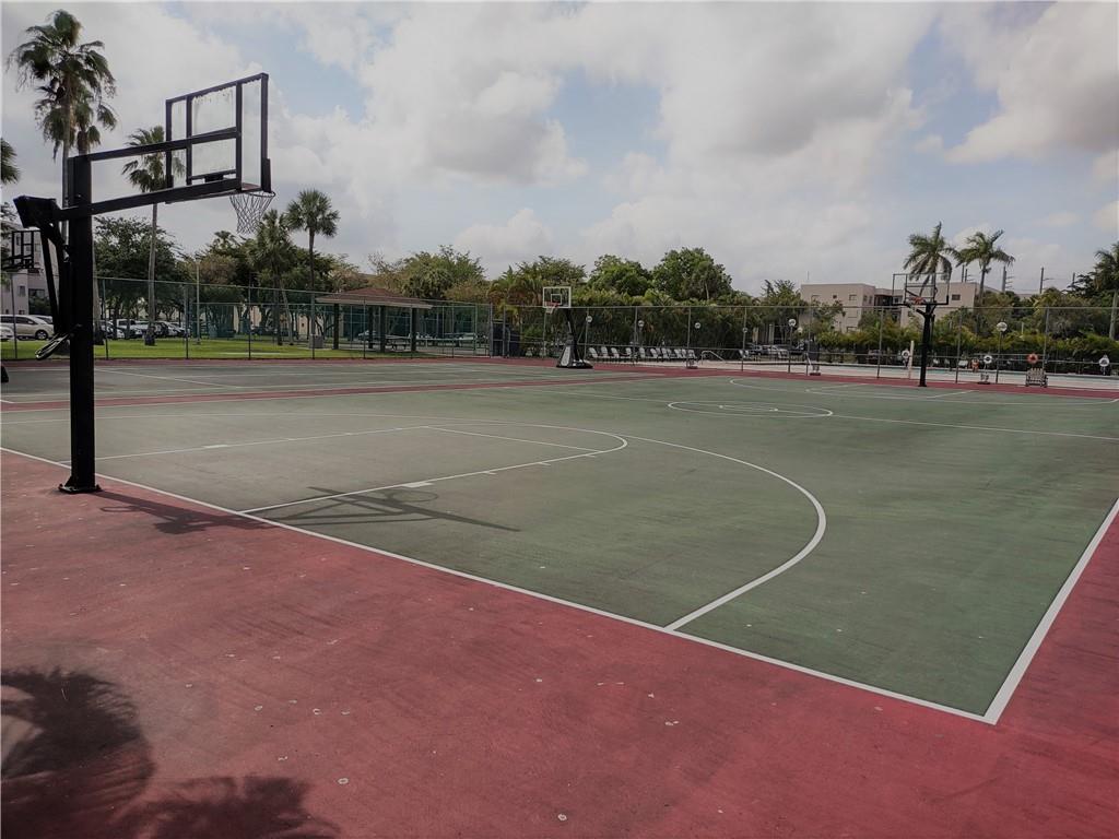 HORIZONS WEST CONDO - Residential