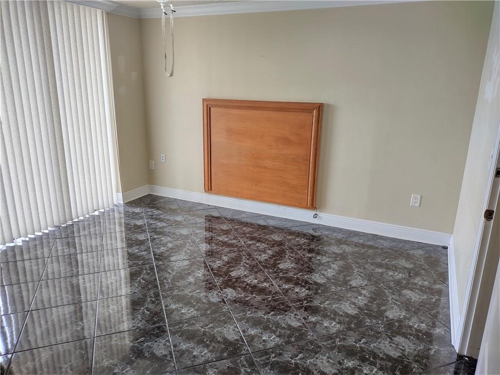 HORIZONS WEST CONDO - Residential