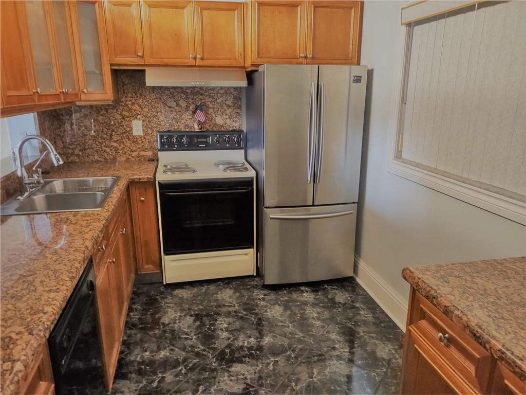 HORIZONS WEST CONDO - Residential