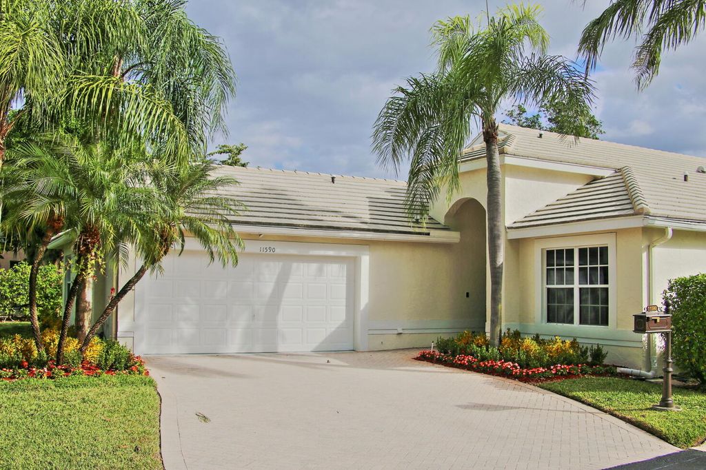 Photo of 11590 Creekside Drive, Boynton Beach, FL 33437 (MLS # R11138576)