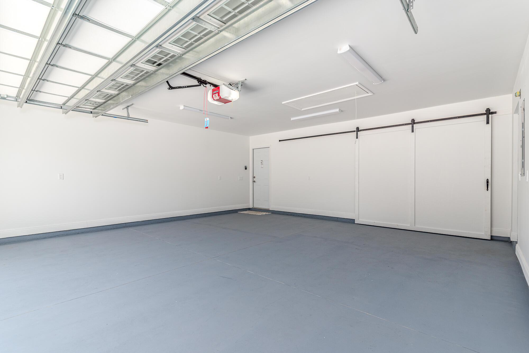 LITTLE VILLAGE UNREC - Residential Lease