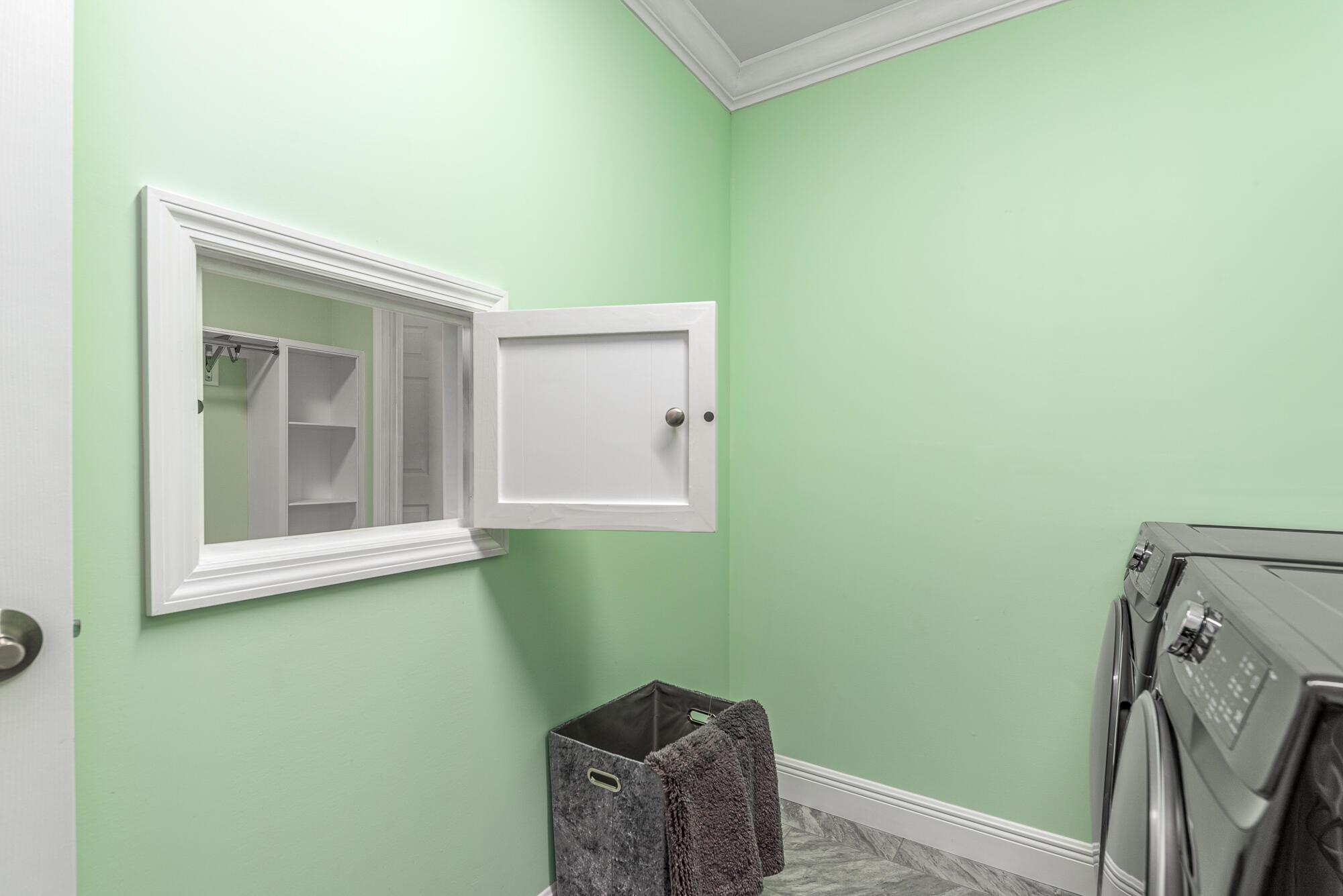 LITTLE VILLAGE UNREC - Residential Lease