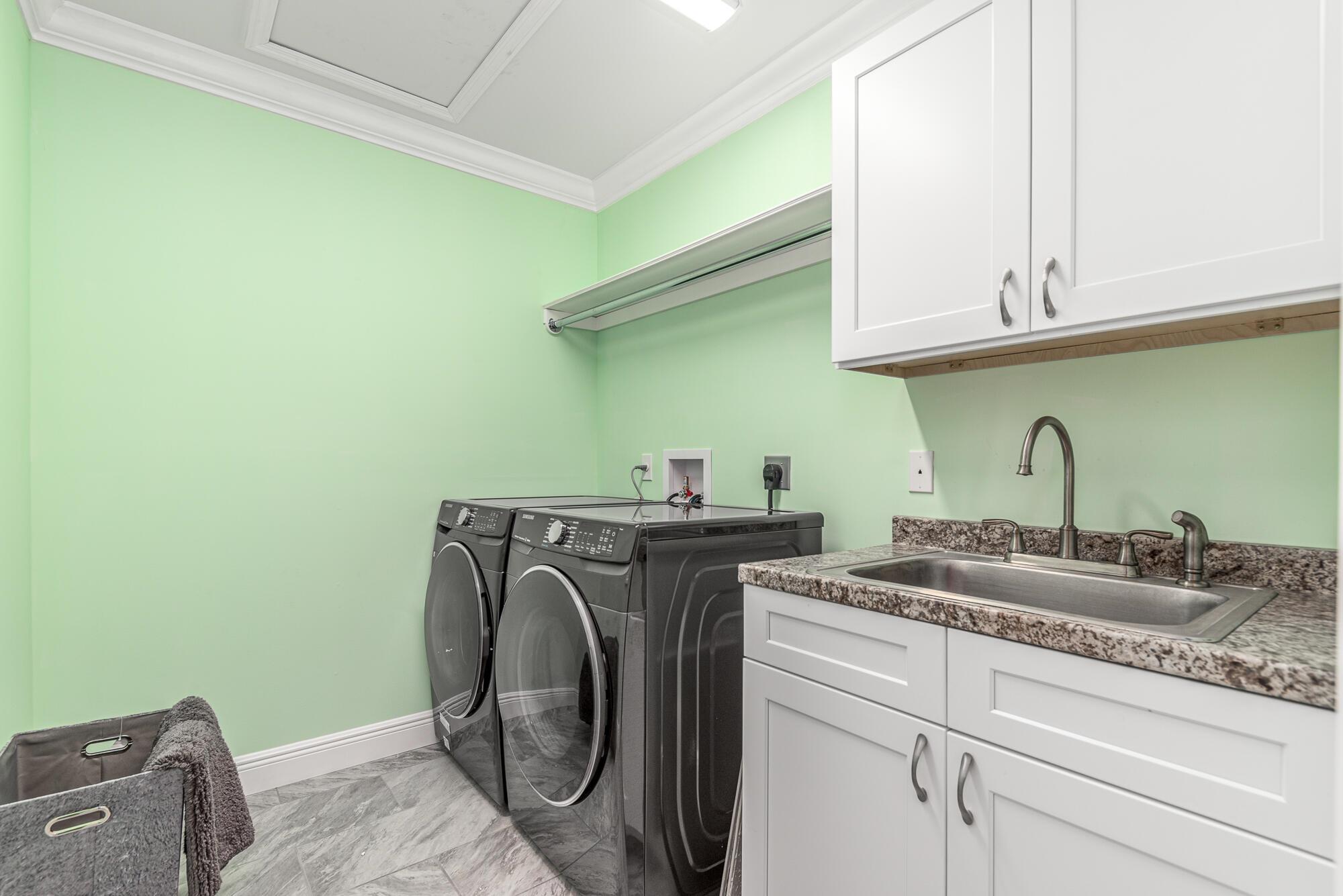 LITTLE VILLAGE UNREC - Residential Lease