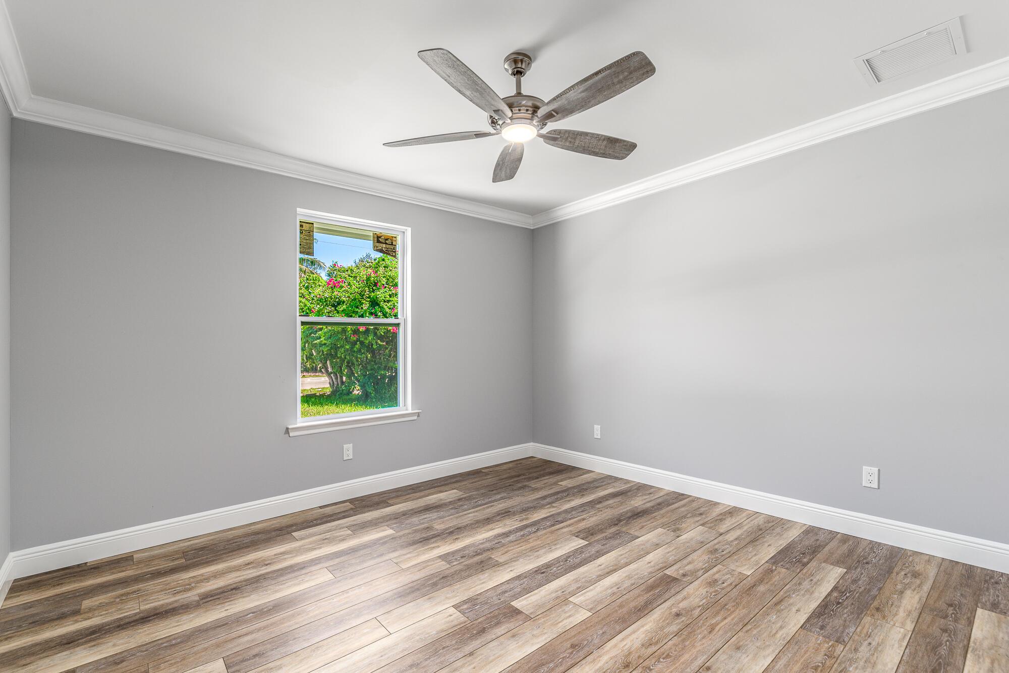 LITTLE VILLAGE UNREC - Residential Lease