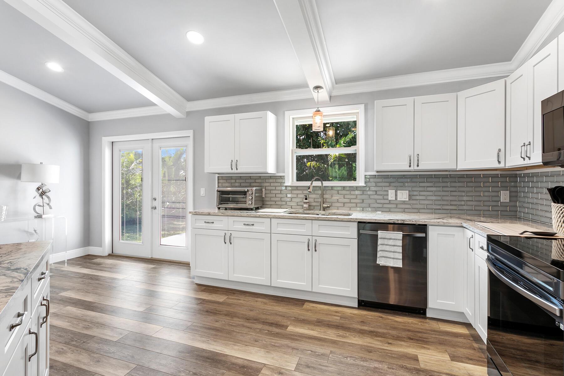 LITTLE VILLAGE UNREC - Residential Lease