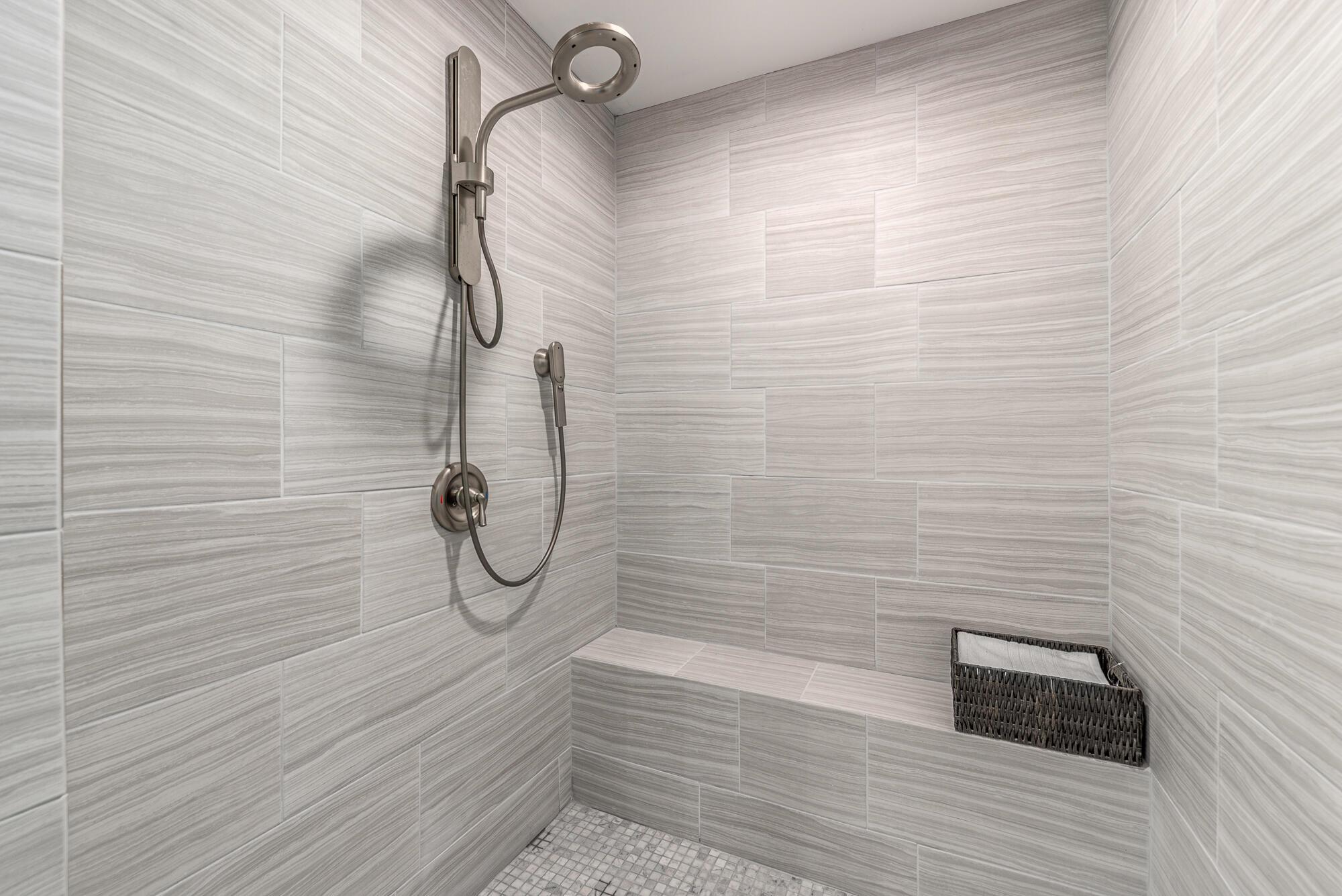 LITTLE VILLAGE UNREC - Residential Lease