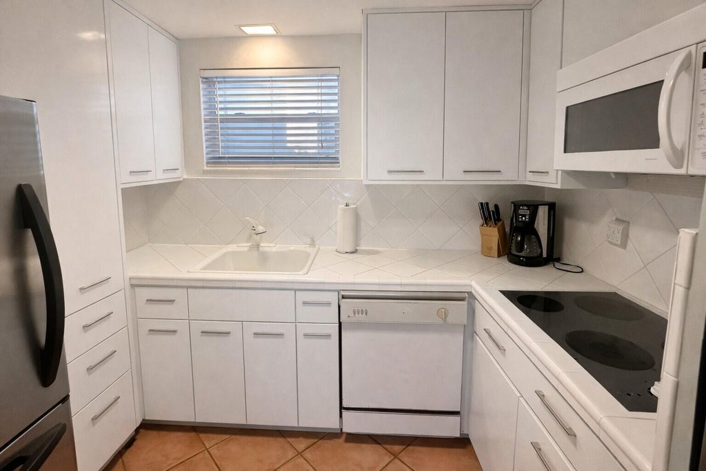 Photo of 2840 N Ocean Boulevard #403, Fort Lauderdale, FL 33308 (MLS # F10452494)
