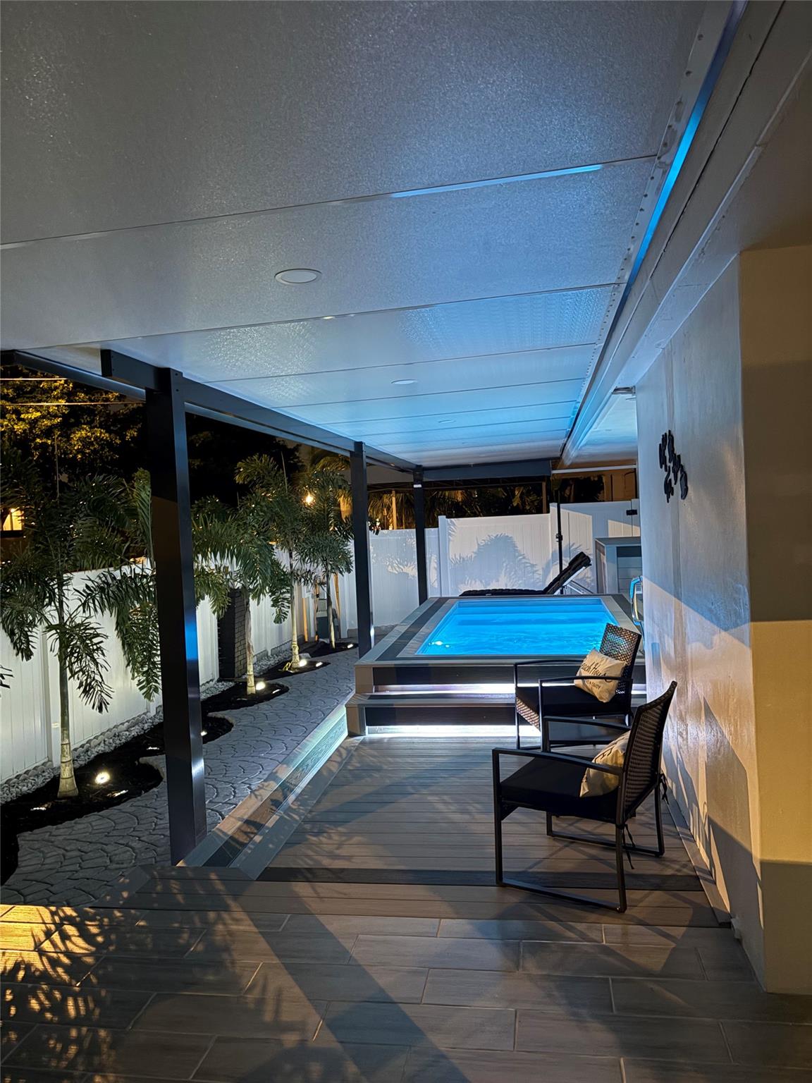 HOLLYWOOD LAKES SECTION - Residential