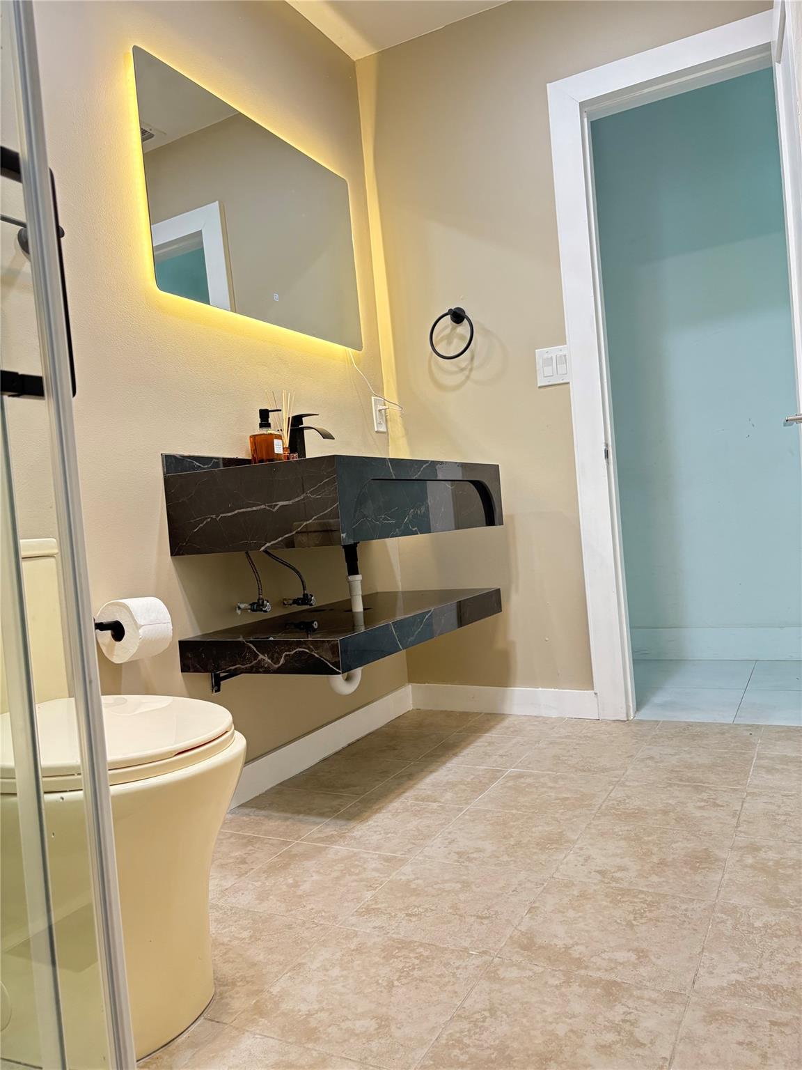 HOLLYWOOD LAKES SECTION - Residential