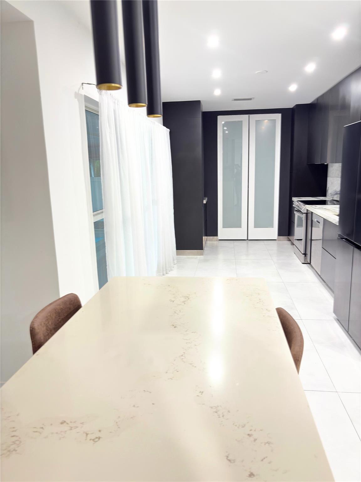 HOLLYWOOD LAKES SECTION - Residential