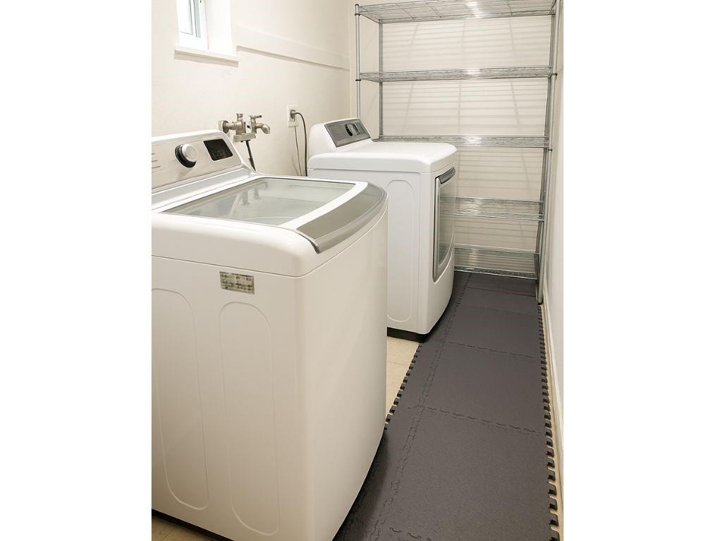 HOLLYWOOD LAKES SECTION - Residential