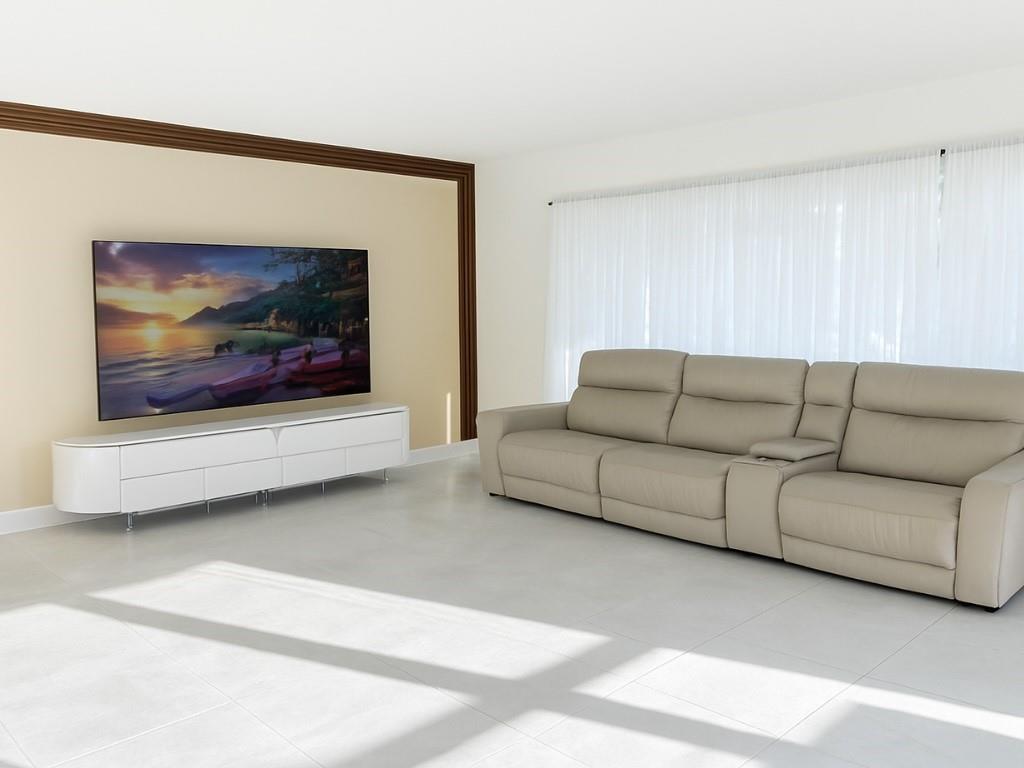 HOLLYWOOD LAKES SECTION - Residential