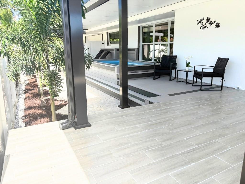 HOLLYWOOD LAKES SECTION - Residential