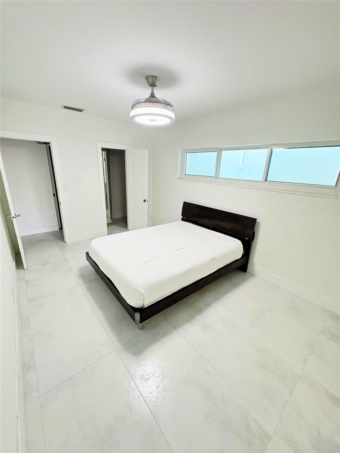 HOLLYWOOD LAKES SECTION - Residential