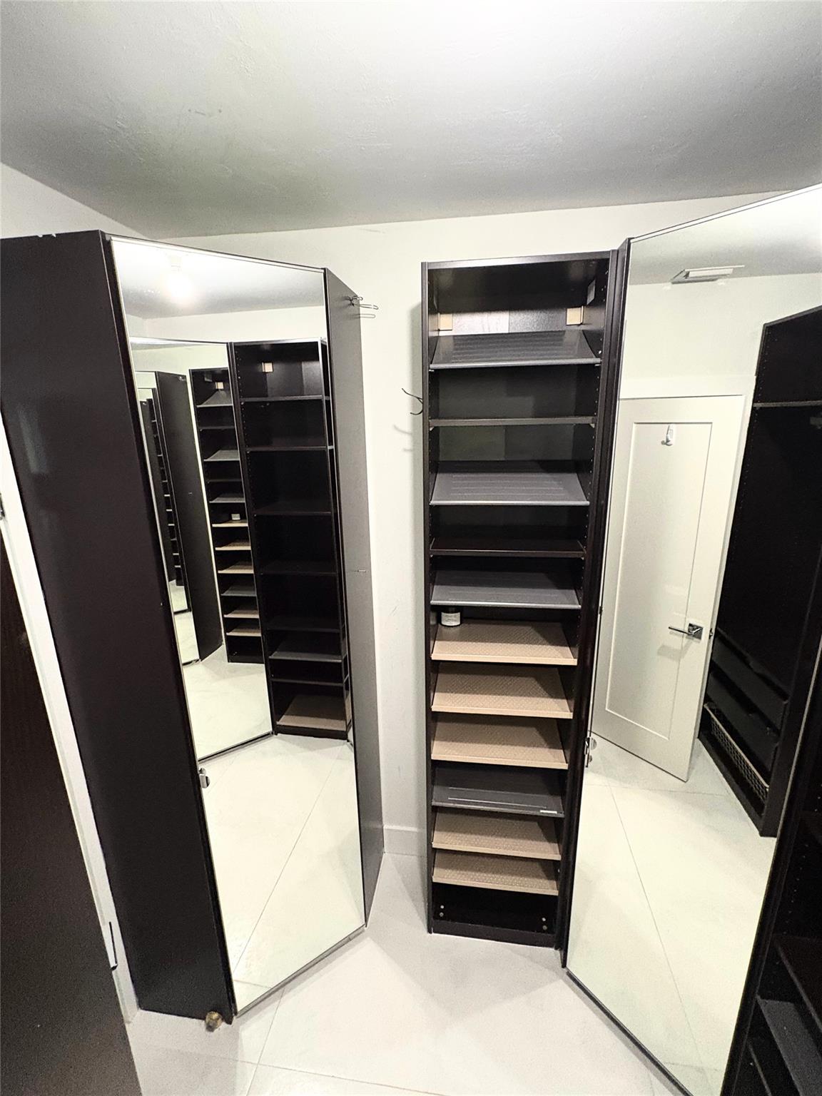 HOLLYWOOD LAKES SECTION - Residential